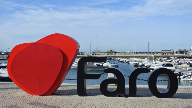 Faro: A Capital do Algarve e Seus Encantos