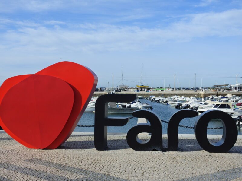 Faro: A Capital do Algarve e Seus Encantos