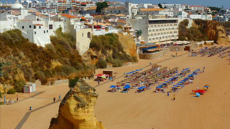 Albufeira: As Maravilhas das Praias e Atrações Turísticas do Sul de Portugal