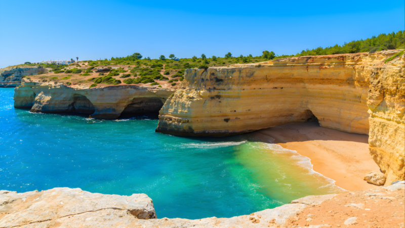 Descubra as Maravilhas do Algarve: Das Praias de Monte Gordo a Sagres